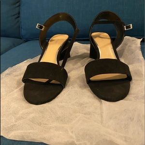 ZARA - Black low block heel sandals.